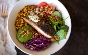 Australian Seaweed - mbK - Recipes_Crispy-Skinned-Salmon-Nourish-Bowl_web